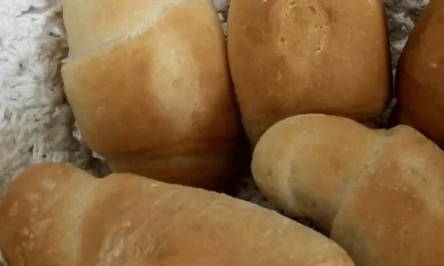 
				
					Chega a manteiga derrete: aprenda receita de pão de sal caseiro
				
				