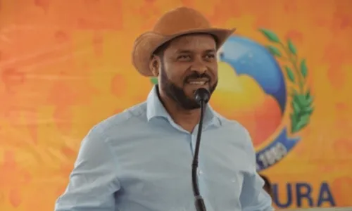
				
					Vereador flagrado ao agredir jornalista na Bahia renuncia mandato
				
				