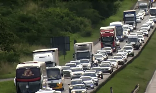 
				
					Movimento de volta pra casa é intenso na Rodoviária de Salvador nesta segunda (27)
				
				