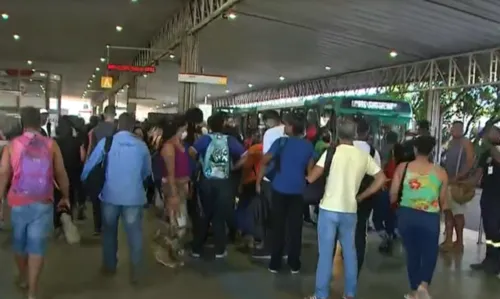 
				
					Por causa de acidente no metrô, Estação Pirajá amanhece lotada nesta quarta-feira (1º); veja fotos
				
				