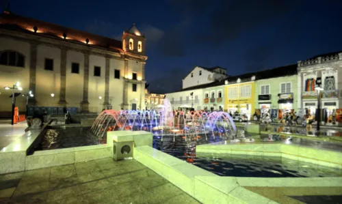 
				
					Monumentos de Salvador serão iluminados com as cores do arco-íris em homenagem ao Dia do Orgulho LGBTQIAPN+
				
				