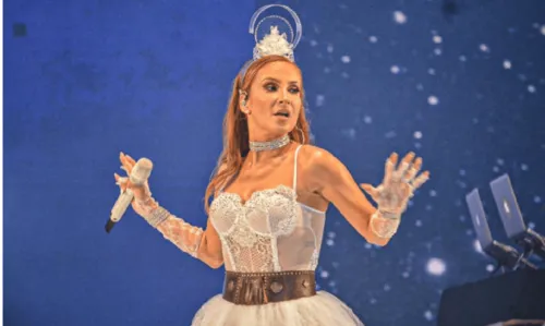 
				
					Claudia Leitte recebe vaia do público na Micareta Salvador; veja vídeo
				
				