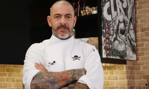 
				
					Henrique Fogaça é afastado do 'MasterChef+' após testar positivo para Covid-19
				
				