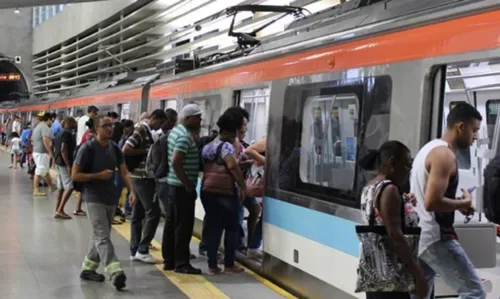 
				
					Linha 2 do Metrô de Salvador opera com lentidão nesta quarta (22) após roubo de cabos
				
				