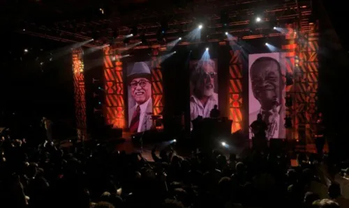 
				
					Com homenagens a Bruno Pereira e Dom Phillip, Emicida lota show na Concha Acústica
				
				