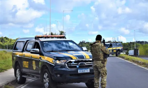 
				
					Foragido da Justiça por tráfico de drogas é preso durante operação da PRF no extremo sul da Bahia
				
				