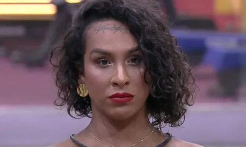 
				
					Linn da Quebrada detona edição do 'BBB' em que participou: 'Meia boca'
				
				