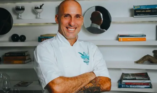 
				
					Lucius Restaurante, na Barra, recebe chef finalista do reality Cook Island nesta quinta-feira (2)
				
				