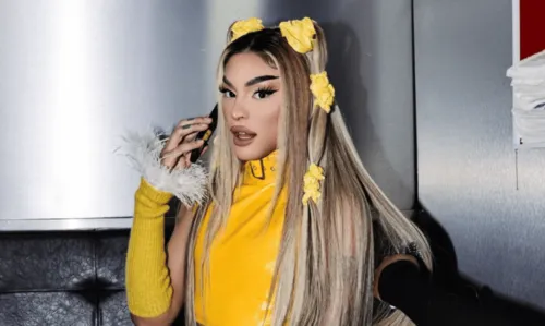 
				
					Vídeo: Pabllo Vittar é atingida no rosto com taça durante show na Parada LGBTQIAPN+ de São Paulo
				
				