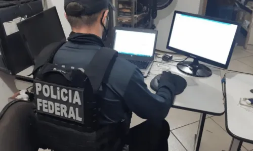 
				
					Homem é preso em flagrante durante operação contra exploração sexual infantil na internet
				
				