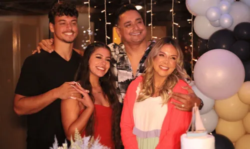 
				
					Xanddy comemora aniversário em Búzios com a família e amigos; veja fotos
				
				