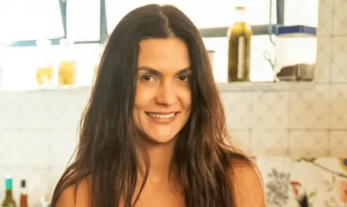 
				
					Paula Barbosa, a Zefa de 'Pantanal', faz sucesso nas redes sociais com fotos de biquíni: 'Elogio faz bem para o ego'
				
				