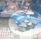 
                  Idoso é segurado e roubado por 2 homens em frente a camelôs no centro de Salvador; veja vídeo