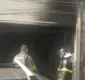 
                  Homem armado atea fogo e realiza disparos na própria casa em Lauro de Freitas