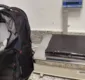 
                  Homem é preso ao tentar embarcar com 2kg de cocaína em voo internacional no aeroporto de Salvador