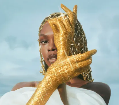 
		Xênia França aprofunda relação com afrofuturismo em novo trabalho