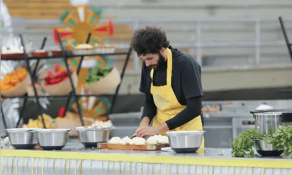 
		'Masterchef': Participantes cozinham para 100 integrantes de escolas de samba no próximo episódio
