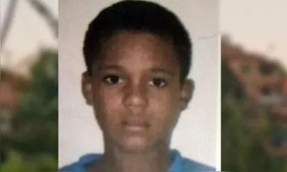 
		Adolescente de 13 anos é morto a tiros após sair de casa para soltar pipa no extremo sul da Bahia