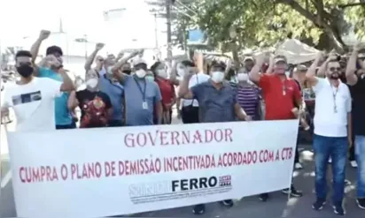
		Ferroviários dispensados após desativação dos trens em Salvador fazem protesto na Calçada