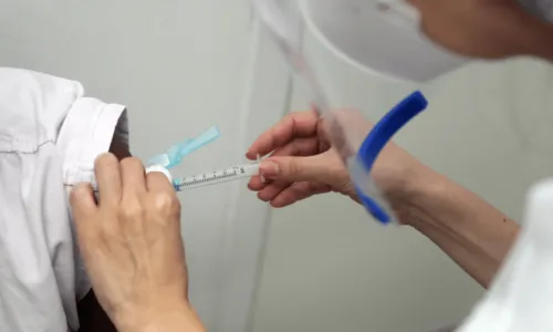 
				
					Vacinação contra Covid-19 em Salvador segue com esquema Liberou Geral para 1ª, 2ª, 3ª e 4ª doses
				
				