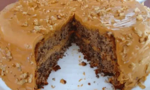 
				
					Crocante e docinho: aprenda receita de bolo de nozes com doce de leite
				
				