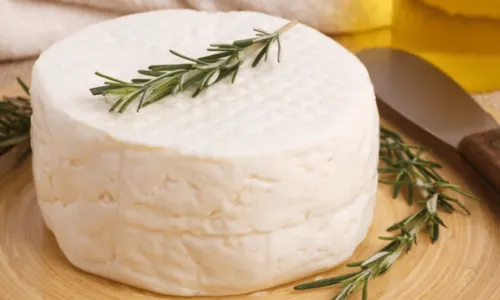 
				
					Gostoso, prático e barato: aprenda receita de queijo caseiro
				
				