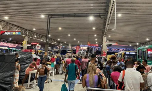 
				
					Homem é perseguido e morto a tiros em estação de ônibus de Salvador após deixar presídio; outras 6 pessoas foram baleadas
				
				
