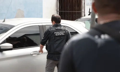 
				
					Homem é preso em flagrante pela polícia agredindo a ex-companheira na Bahia
				
				