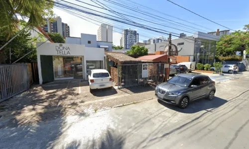 
				
					Clientes são roubados em restaurante na Pituba, bairro nobre de Salvador
				
				