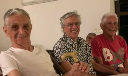 
				
					Irmãos falam sobre relação com Caetano Veloso e importância de Dona Canô para ‘veia artística’ da família 
				
				