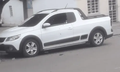 
				
					Suplente de vereador é morto com cerca 30 tiros em Ipirá, na Bahia
				
				