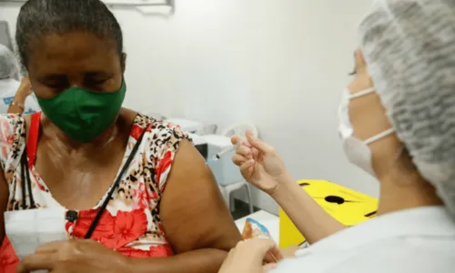 
				
					Vacinação contra Covid-19 segue com esquema 'Liberou Geral' nesta quarta (19), em Salvador
				
				