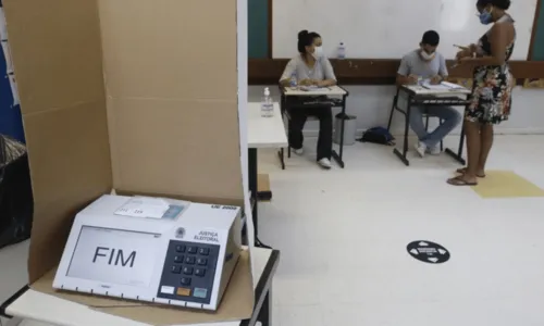 
				
					Eleições 2022: eleitores com ensino médio completo são maioria do eleitorado brasileiro
				
				