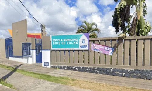 
				
					Após suposto caso de intolerância religiosa, escola municipal suspende atividades em Lauro de Freitas
				
				
