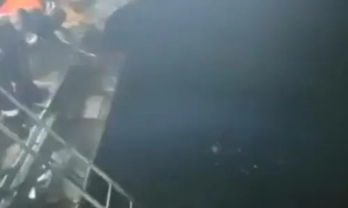 
				
					Passageiro do ferry-boat se joga no mar quando embarcação se aproximava da Ilha de Itaparica; vídeo
				
				