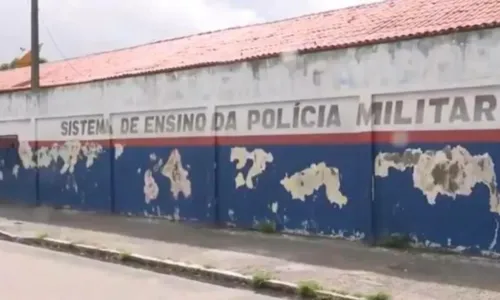 
				
					Servidores municipais da educação de Serrinha estão em greve há 10 dias
				
				
