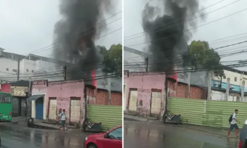 
				
					Incêndio atinge borracharia e assusta moradores no bairro de Pau da Lima, em Salvador
				
				