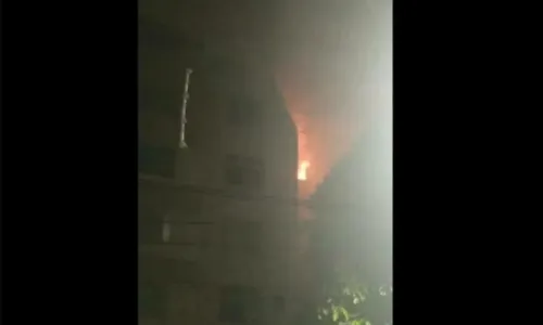 
				
					Após incêndio no Rio Vermelho, Codesal notifica donos de imóveis e apartamentos precisarão de reparos
				
				