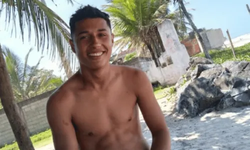
				
					Jovem indígena é morto e tem corpo carbonizado em acampamento na Bahia
				
				