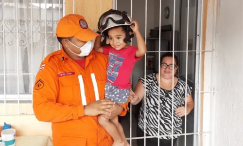 
				
					Garoto de 3 anos é resgatado após prender cabeça na grade de casa no sul da Bahia
				
				