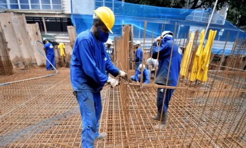 
				
					Salvador segue líder do Nordeste na criação de empregos formais
				
				