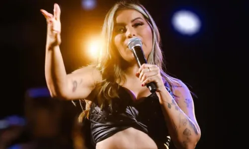 
				
					Ex-Magníficos, Walkyria Santos viraliza ao se recusar a cantar hits do TikTok: 'Não sou obrigada'
				
				