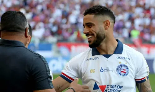 
				
					Matheus Bahia recebe o terceiro amarelo e desfalca o Bahia contra Guarani
				
				