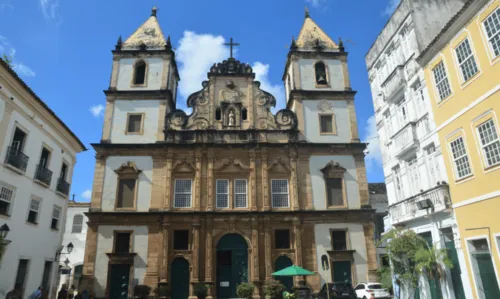 
				
					Projeto 'Bahia Sagrada' promove concertos em igrejas históricas de Salvador; confira
				
				