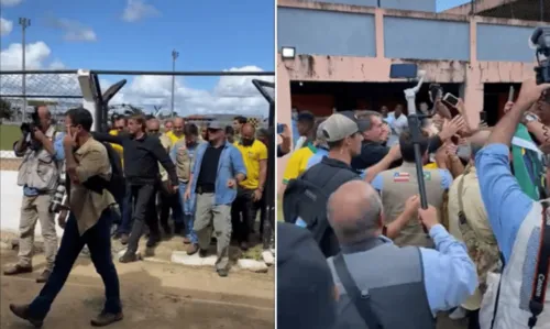 
				
					Jair Bolsonaro visita cidades baianas, é recebido por apoiadores e participa de motociata
				
				