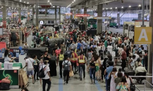 
				
					Homem é perseguido e morto a tiros em estação de ônibus de Salvador após deixar presídio; outras 6 pessoas foram baleadas
				
				