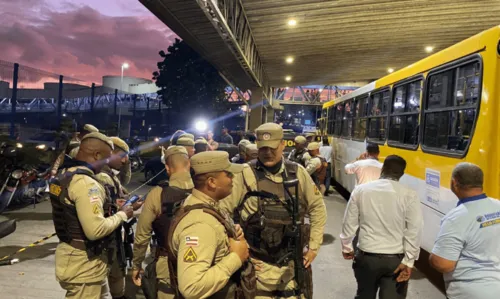 
				
					Homem é perseguido e morto a tiros em estação de ônibus de Salvador após deixar presídio; outras 6 pessoas foram baleadas
				
				