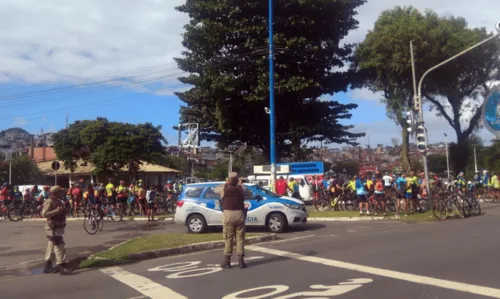 
				
					Caso Rodrigo Castro: familiares e amigos de ciclista realizam protesto no Dique do Tororó, em Salvador
				
				