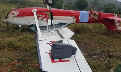 
				
					Avião cai e assusta moradores da zona rural da cidade de Ruy Barbosa, no interior da Bahia
				
				