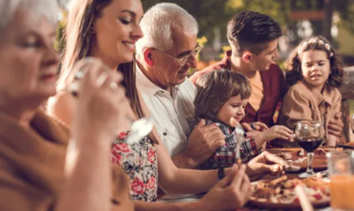 
				
					Confira 11 dicas para levar o bebê ao restaurante e retomar a vida social
				
				